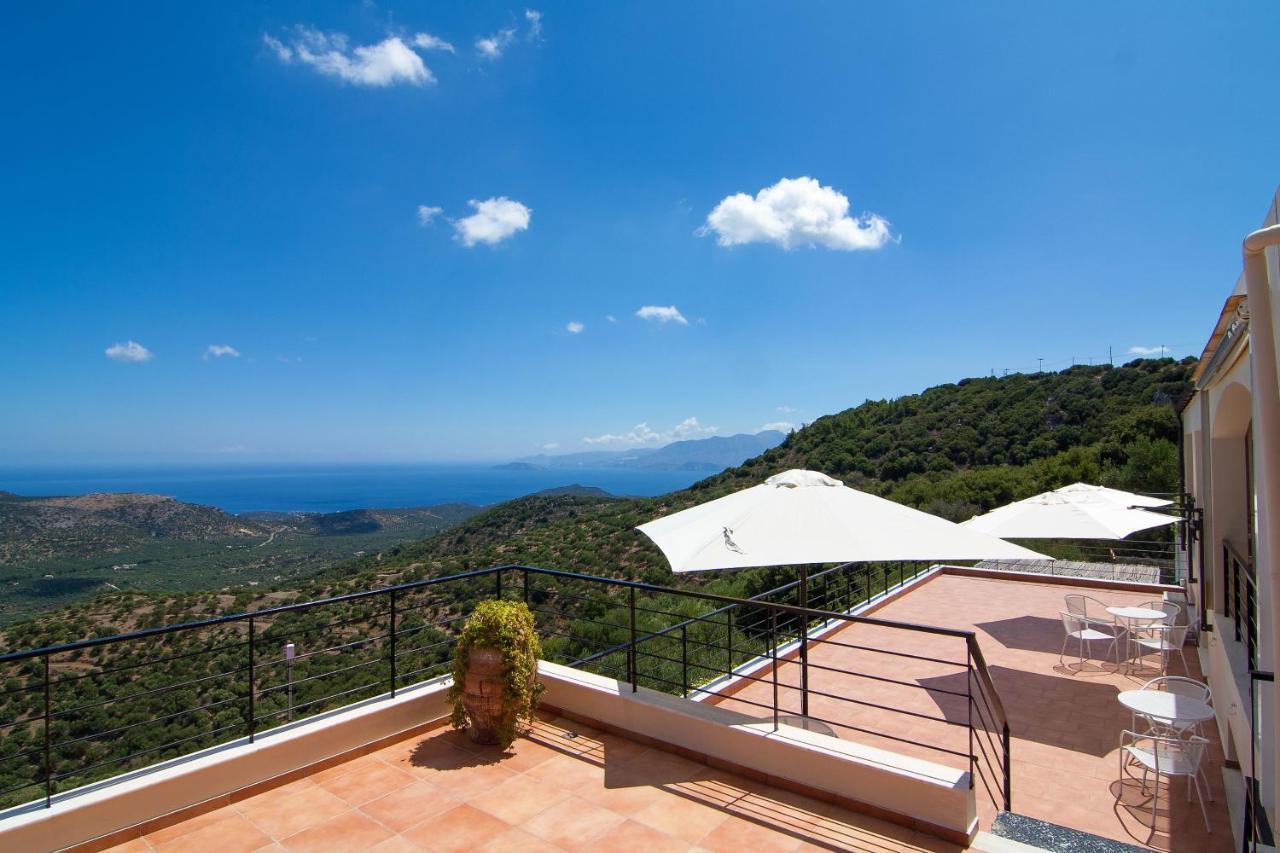 Villa Dio Petres Kroustas Buitenkant foto