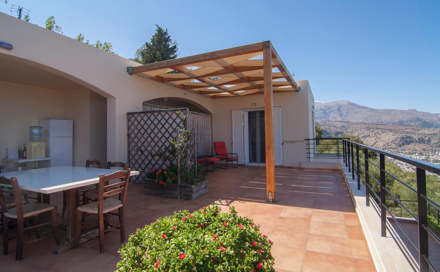 Villa Dio Petres Kroustas Buitenkant foto