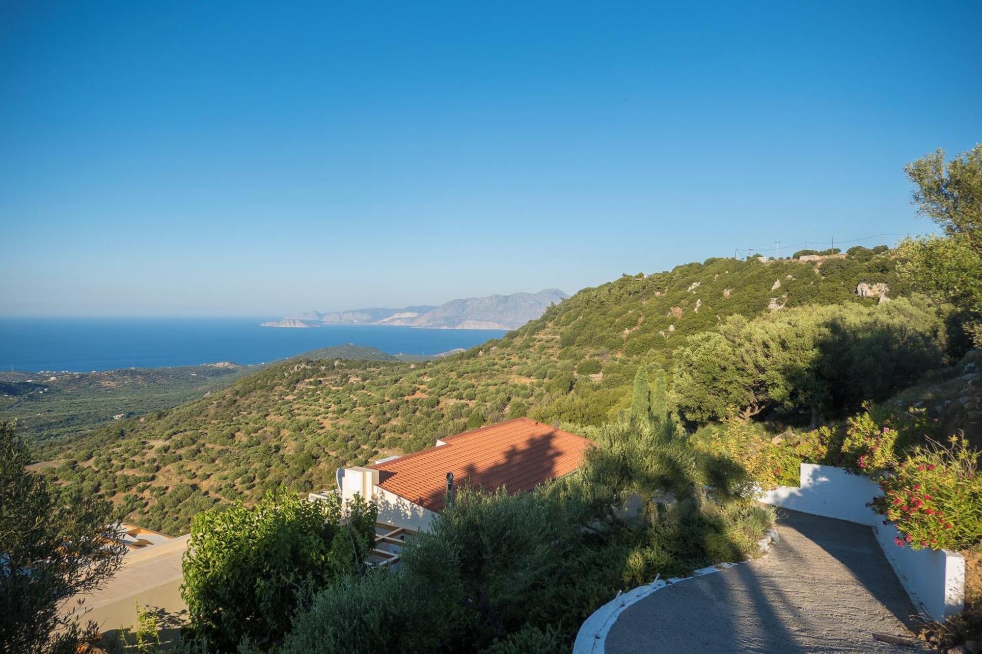 Villa Dio Petres Kroustas Buitenkant foto