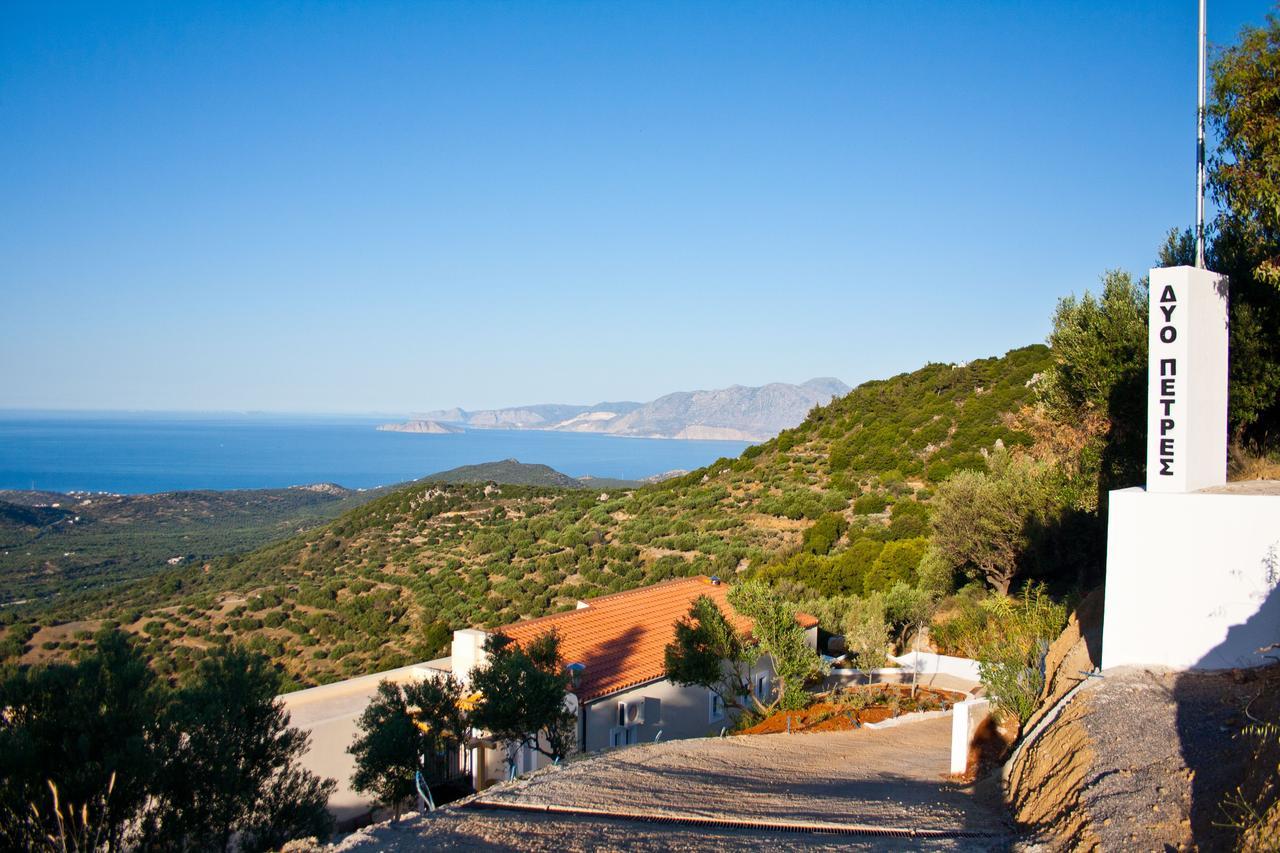 Villa Dio Petres Kroustas Buitenkant foto