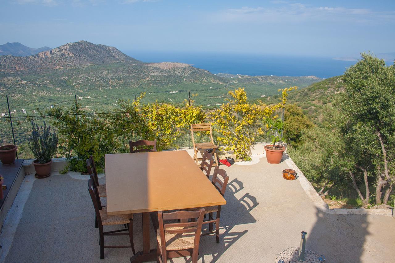 Villa Dio Petres Kroustas Buitenkant foto
