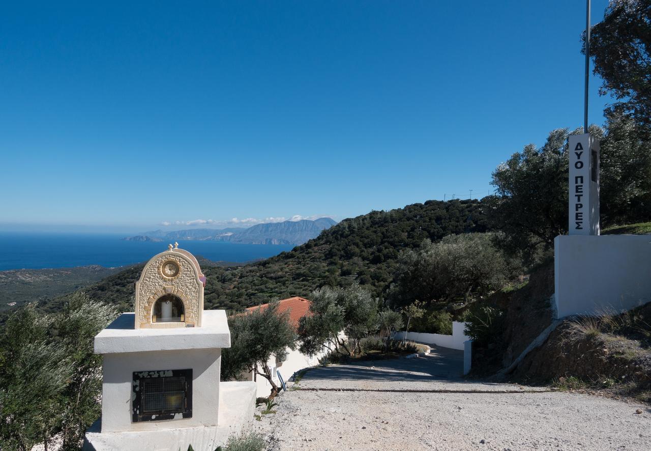 Villa Dio Petres Kroustas Buitenkant foto