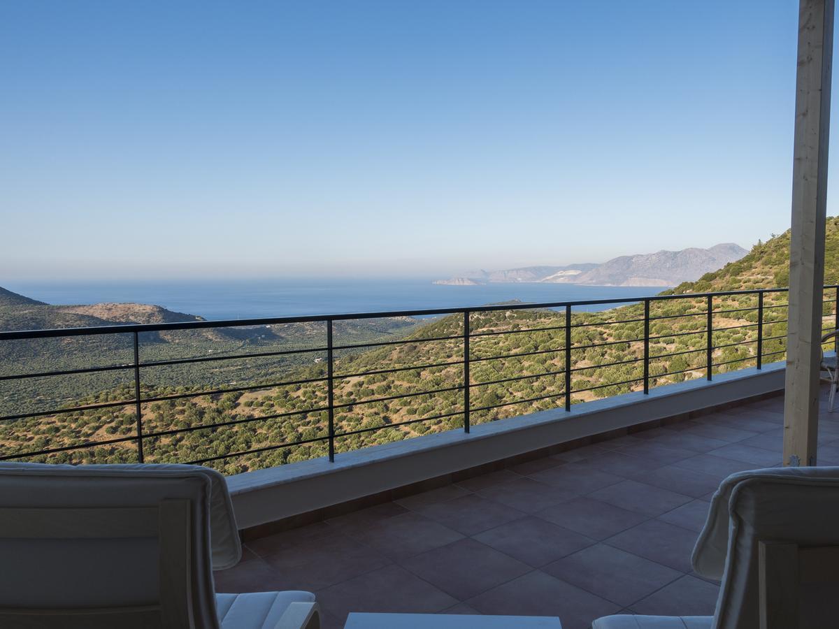 Villa Dio Petres Kroustas Buitenkant foto