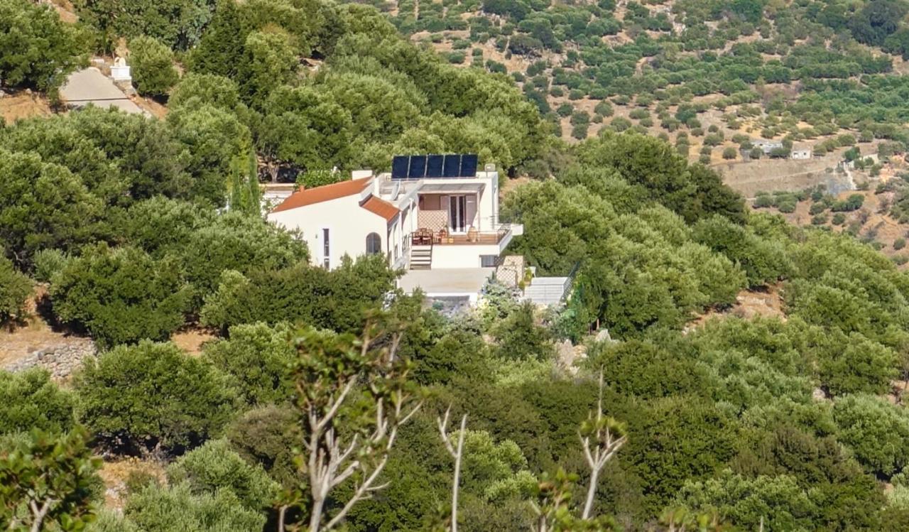 Villa Dio Petres Kroustas Buitenkant foto