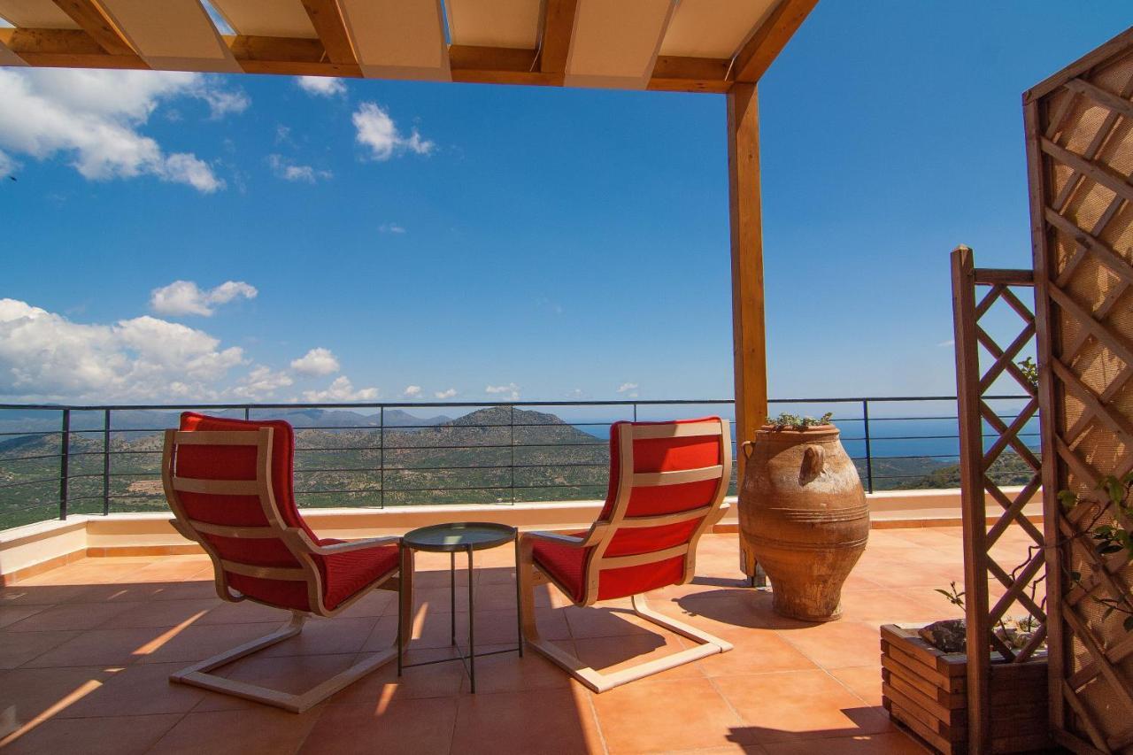 Villa Dio Petres Kroustas Buitenkant foto